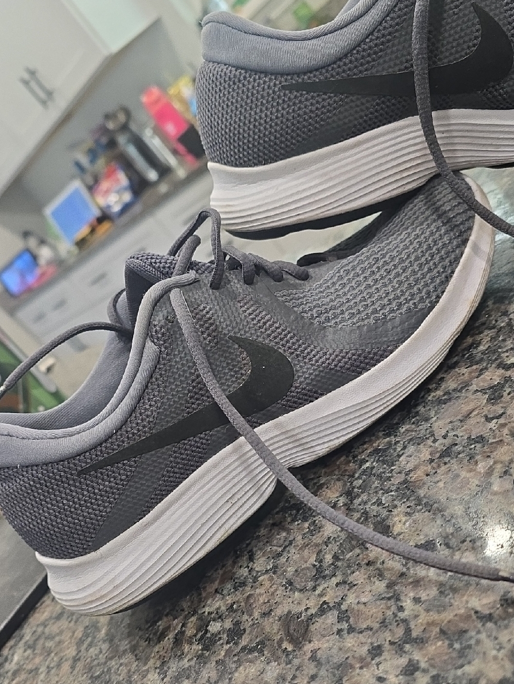 Nike Revolution 4